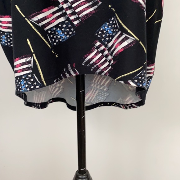 LuLa Roe flag top Size M - Picture 2 of 6
